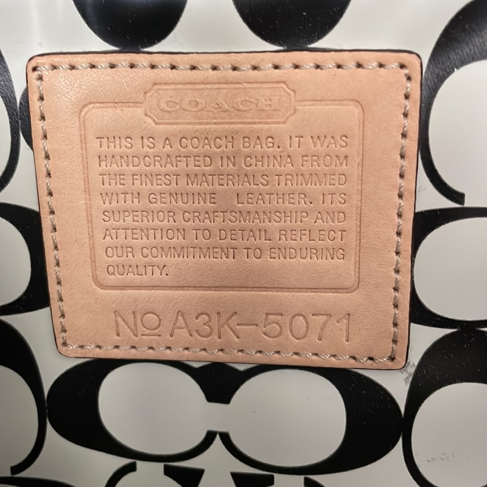 New Coach Tote Bag - Picture 6 of 11